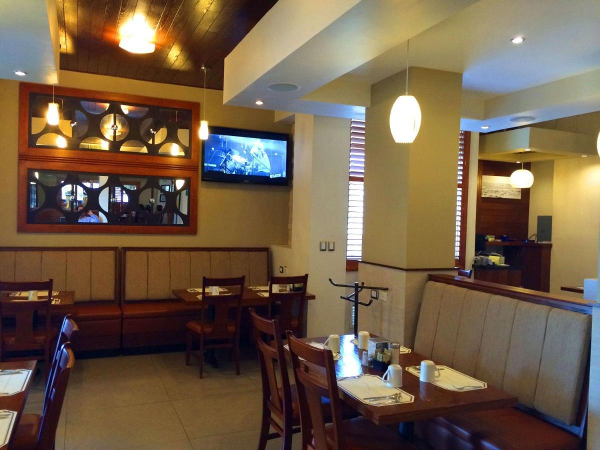 Best Western Cumbres Inn Cd. Cuauhtemoc Екстер'єр фото