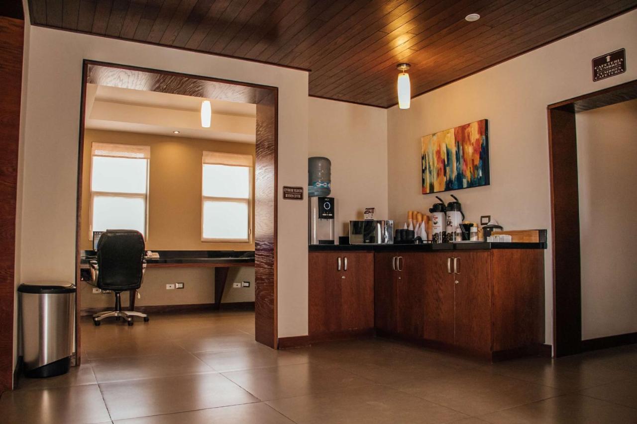 Best Western Cumbres Inn Cd. Cuauhtemoc Екстер'єр фото