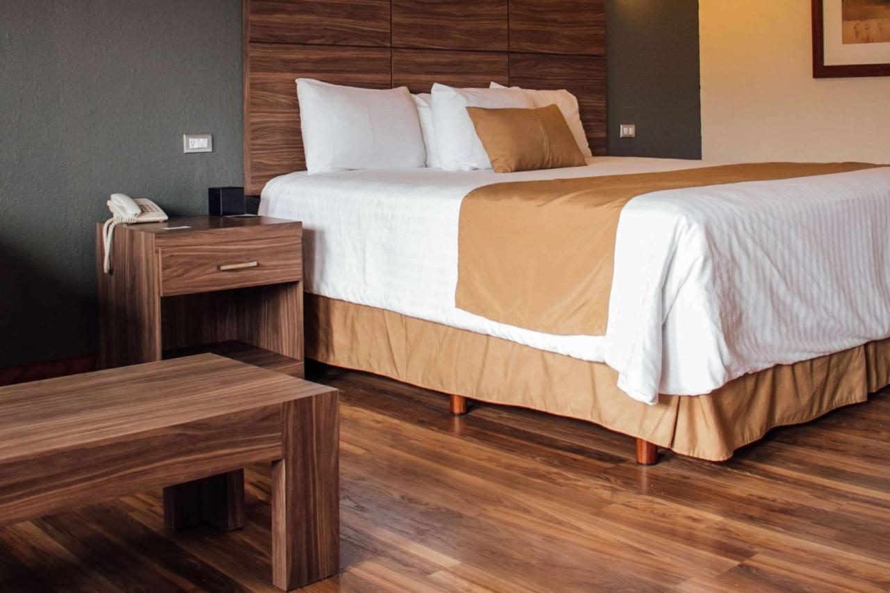 Best Western Cumbres Inn Cd. Cuauhtemoc Екстер'єр фото