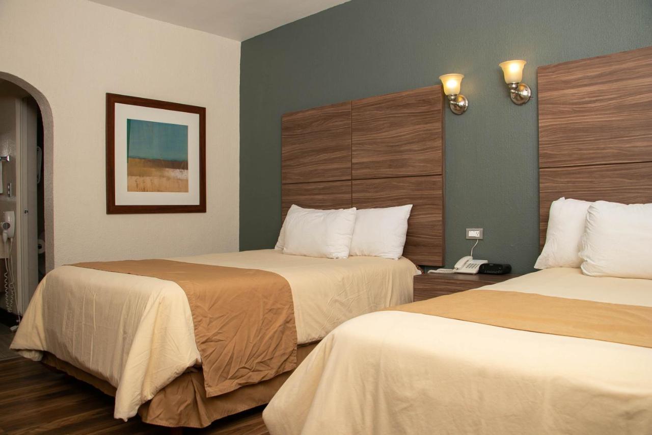 Best Western Cumbres Inn Cd. Cuauhtemoc Екстер'єр фото