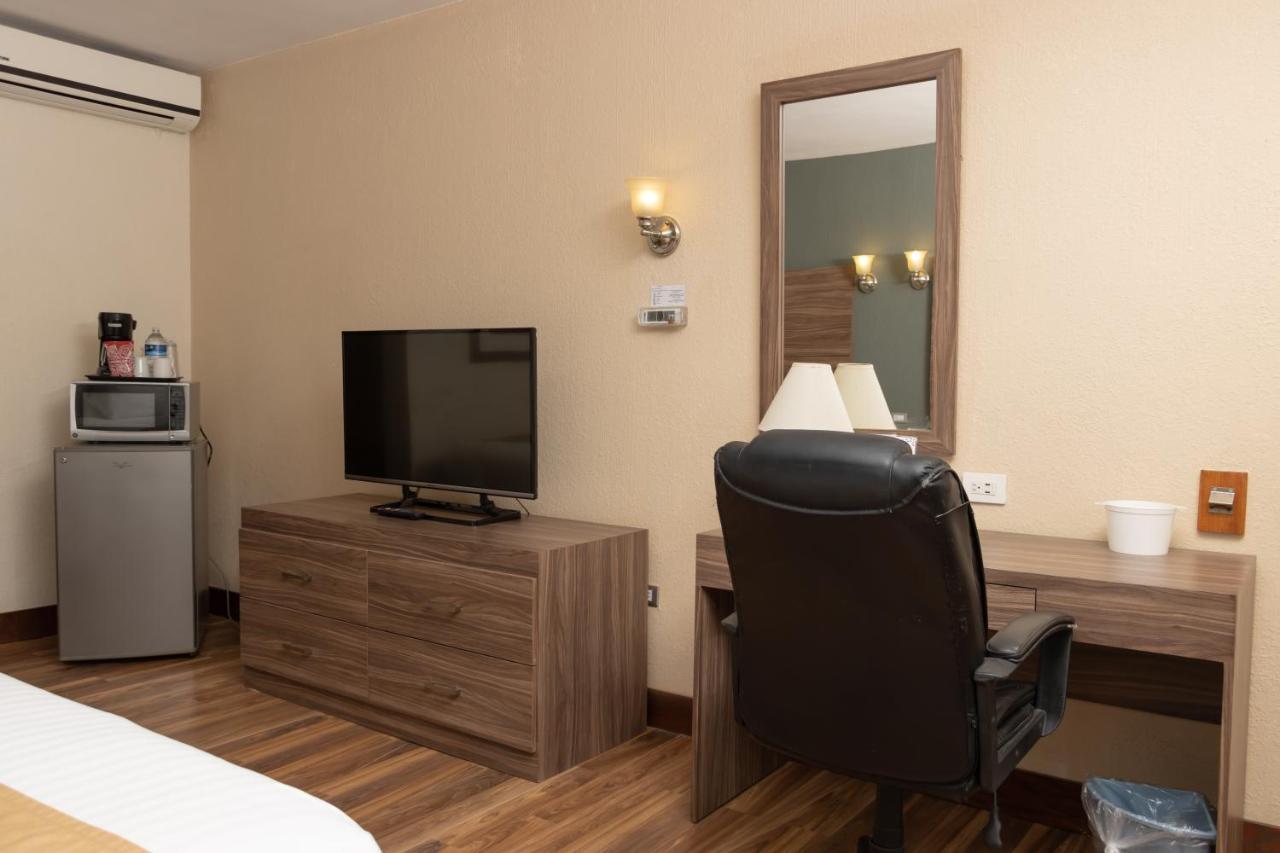 Best Western Cumbres Inn Cd. Cuauhtemoc Екстер'єр фото