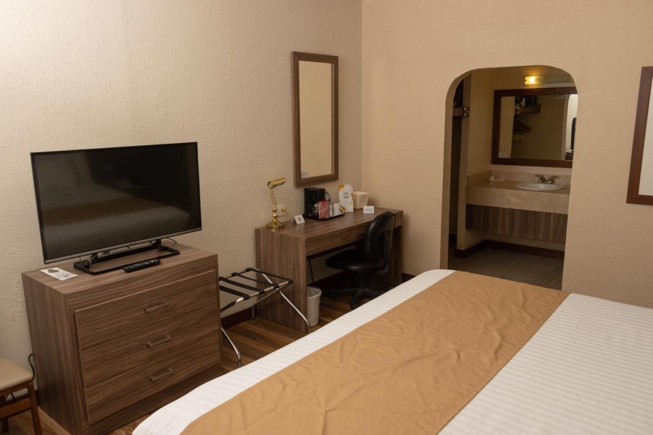 Best Western Cumbres Inn Cd. Cuauhtemoc Екстер'єр фото