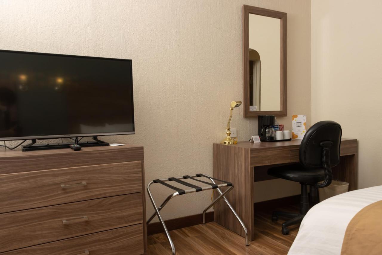 Best Western Cumbres Inn Cd. Cuauhtemoc Екстер'єр фото