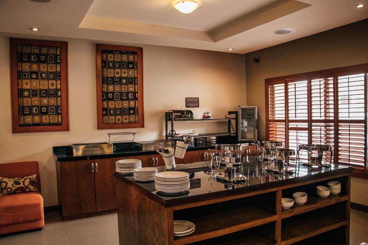 Best Western Cumbres Inn Cd. Cuauhtemoc Екстер'єр фото